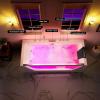 image67quot Whirlpool Hydro Massage Tub with Chromatherapy Hydrotherapy Jetted Bathtub with Glass Panel Acrylic Spa Tub with Center Drain White